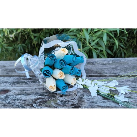 1 Dozen It's A Boy Light Blue and White The Original Wooden Rose Flower Bouquet - Picture 5 of 9